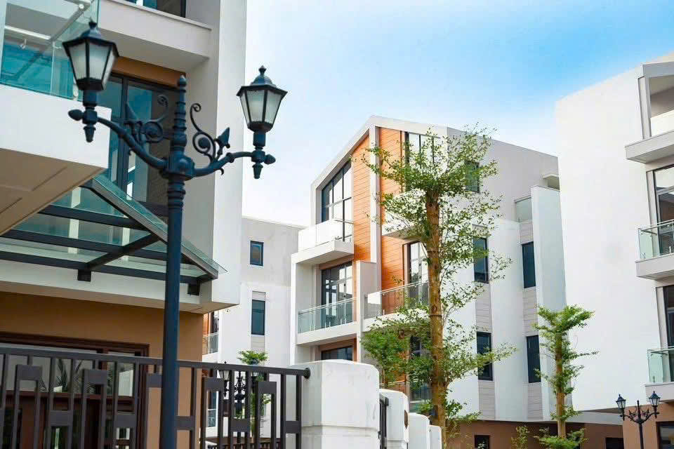 Liền kề Vinhomes Hòa Long Bắc Ninh: Lựa chọn Hoàn hảo cho An cư & Đầu tư Bền vững 8 Thiết kế Tân cổ điển: Sang trọng và Tối ưu Công năng